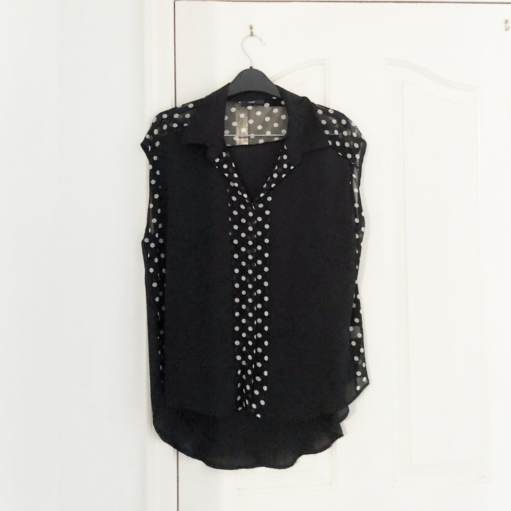 i.Ner Black & Polka Dot Sleeveless Collared Blouse